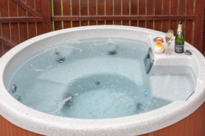 Birch Lodge 13 with Hot Tub Newton Stewart